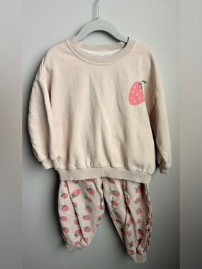 Kids Strawberry Sweatshirt & Jogger Pajama Set - Pink